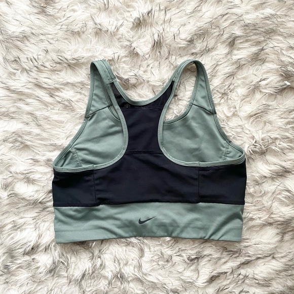 Nike Swoosh Pocket Sports Bra - Picture 3 of 5